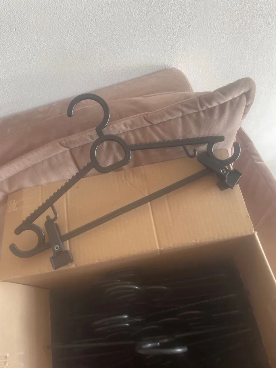 Cabides preto com pregador  - Foto 3