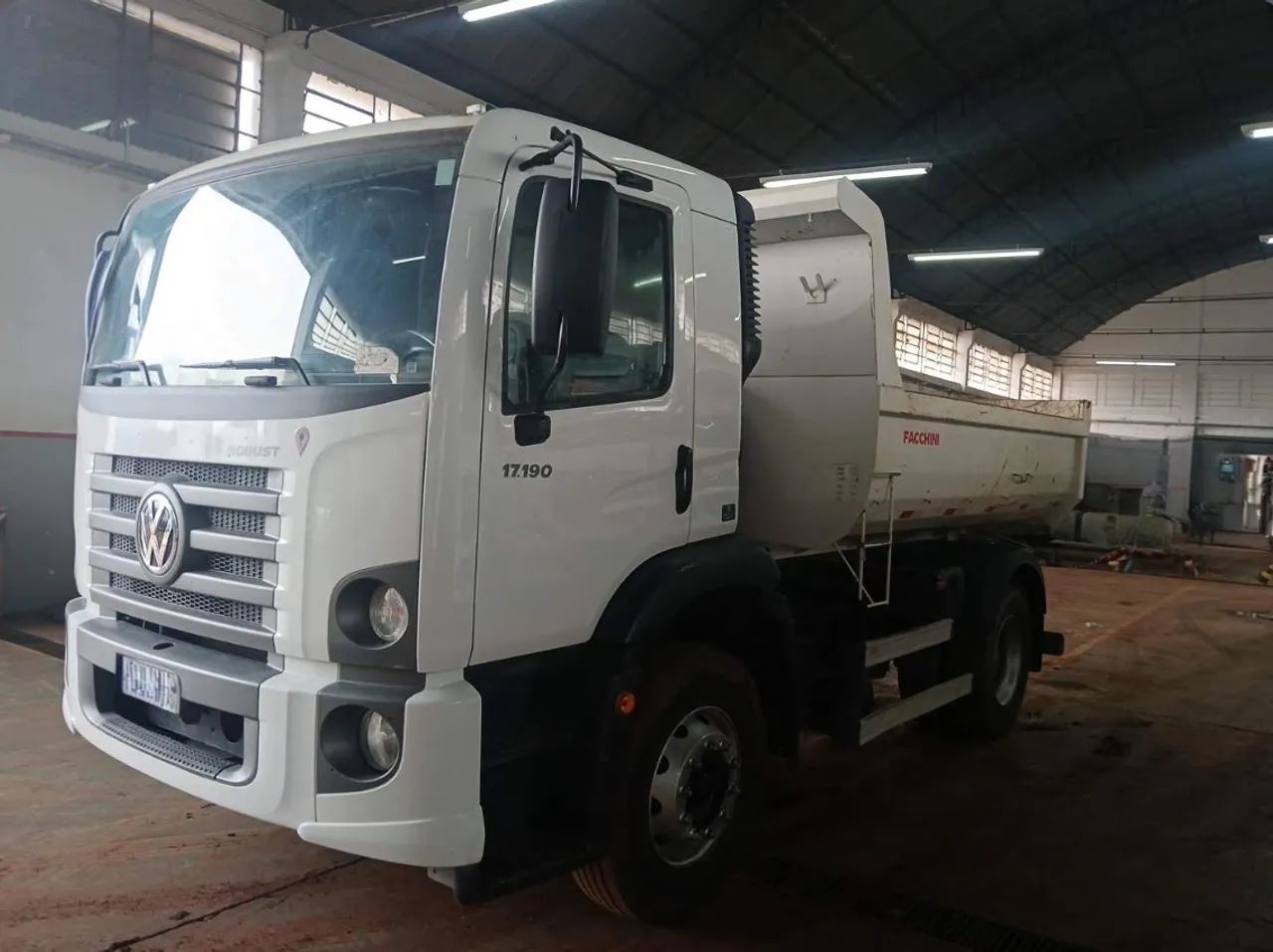 VW 17.190 ano 2023, Toco, com caçamba de 5 ?, no PR