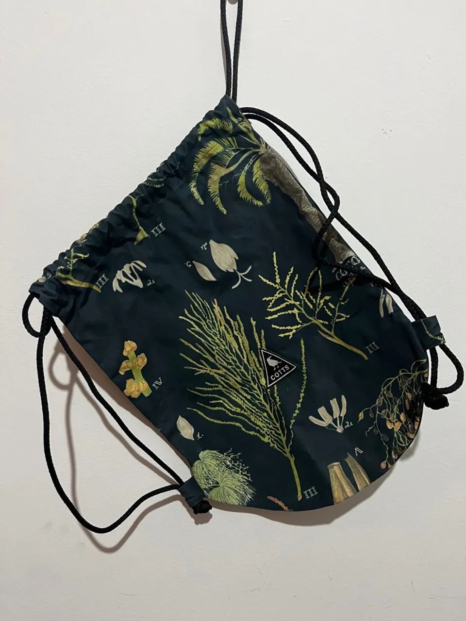 Mochila Cotts com estampa botânica - Foto 2