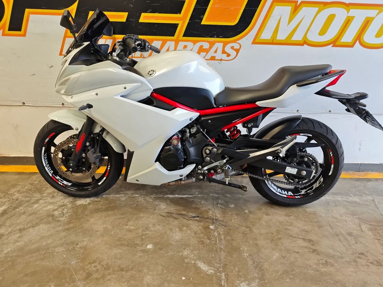 Yamaha Xj6  - Foto 4