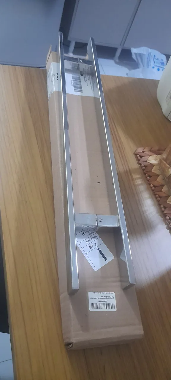 Puxador de Porta em Aço Inox - Design Moderno e Elegante