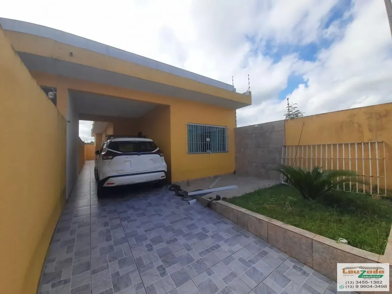 Casa para Locação em Peruíbe, Flora Rica Bairro, 2 dormitórios, 1 suíte, 1 banheiro, 2 vag