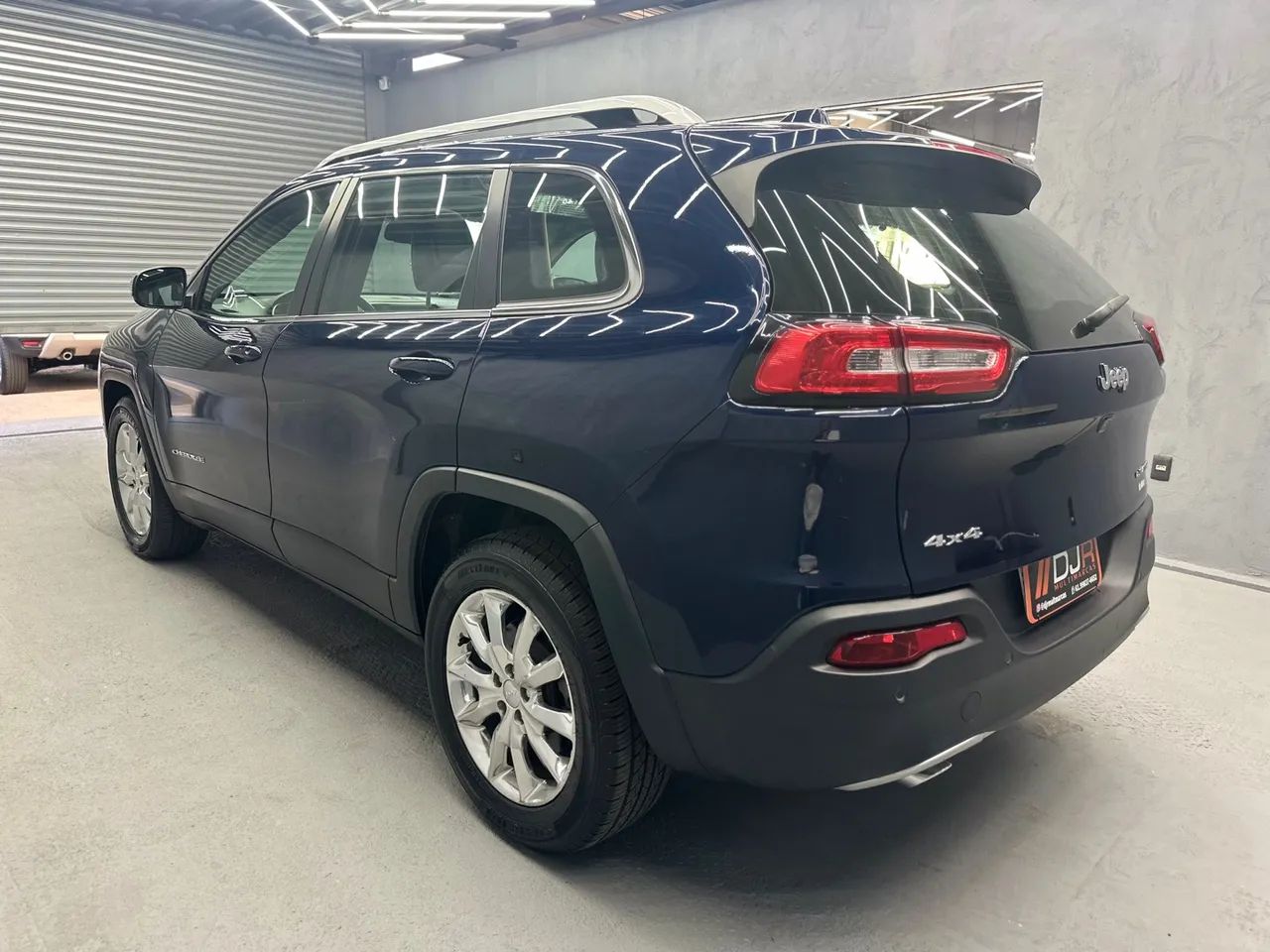 Jeep Cherokee - Foto 3