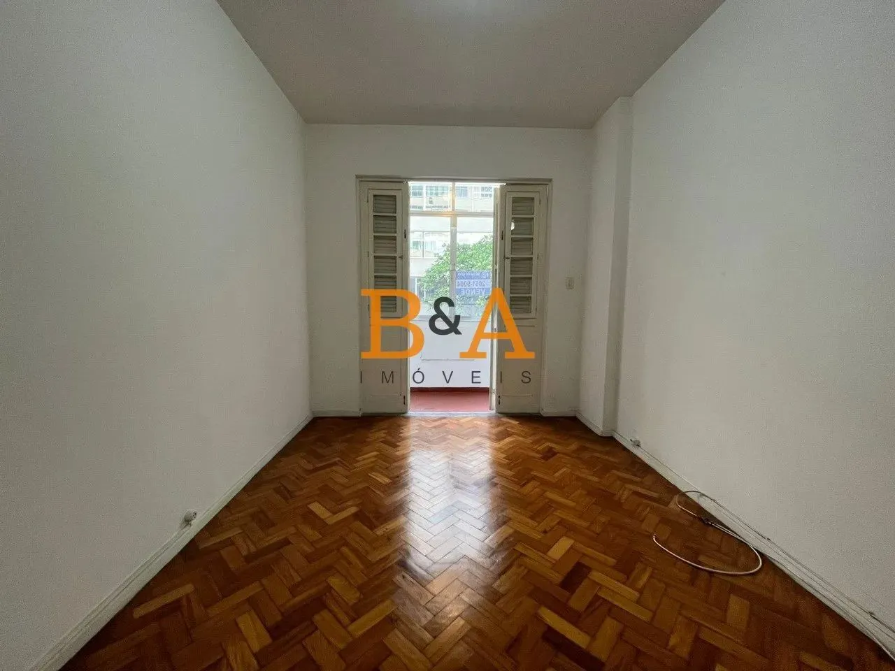 Excelente Quarto e Sala Posto 6 Copacabana