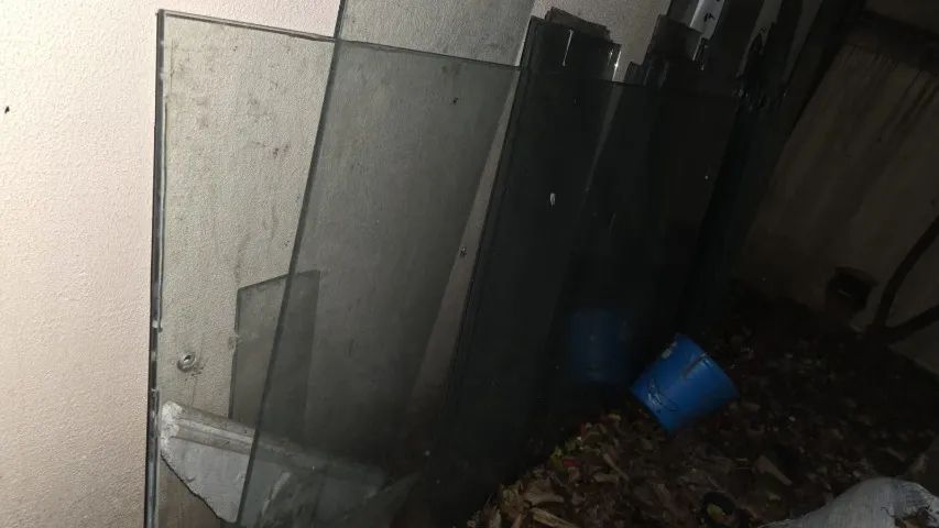 Vidro Temperado De Qualidade Para Porta Ou Tampo De Mesa (Usado)