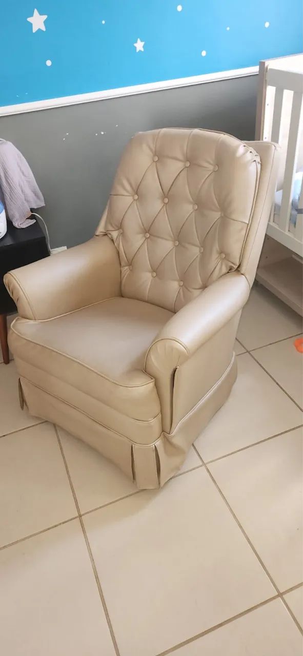 Berço, cômoda e poltrona de amamentação  - Foto 4