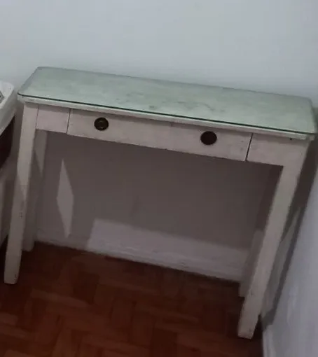 Móvel madeira branco com gaveta