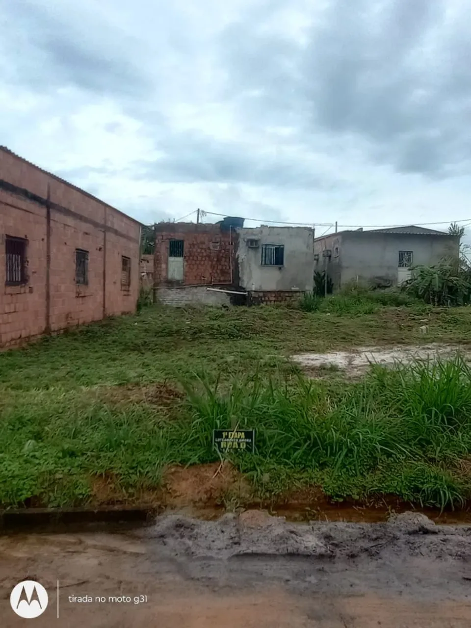 Vende-se um lindo terreno