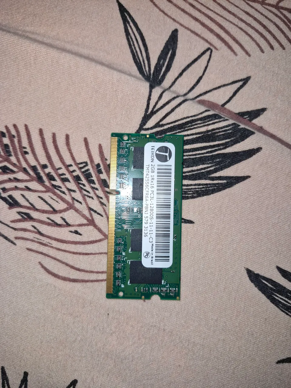 Memória RAM 2GB DDR3L 1600MHz para notebook - Barata