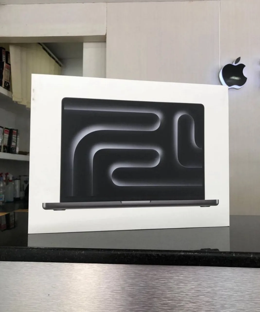 ? MacBook Pro 16.2? M3 Pro - Space Black | LACRADO!