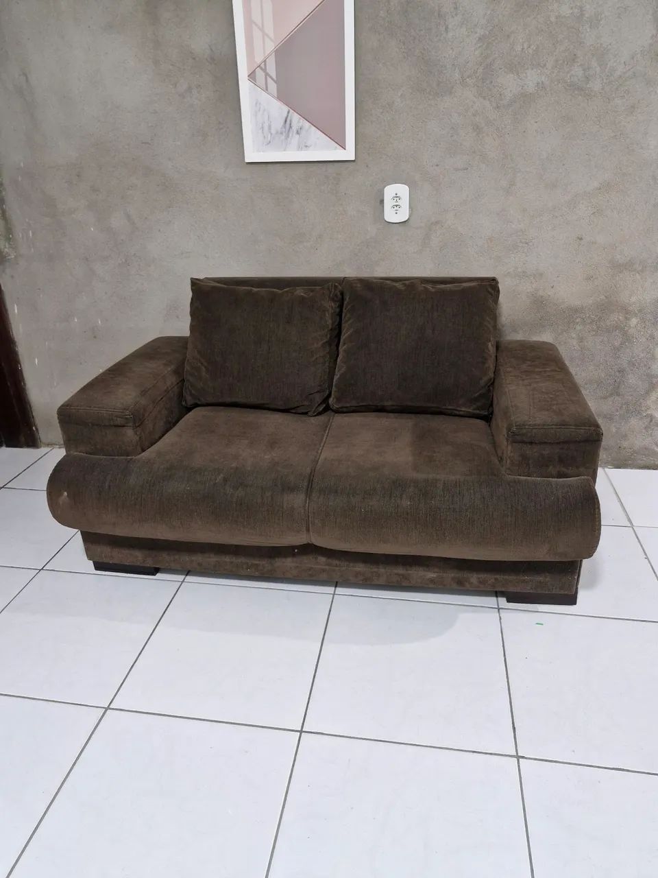 Sofá marrom confortável e espaçoso - Foto 4