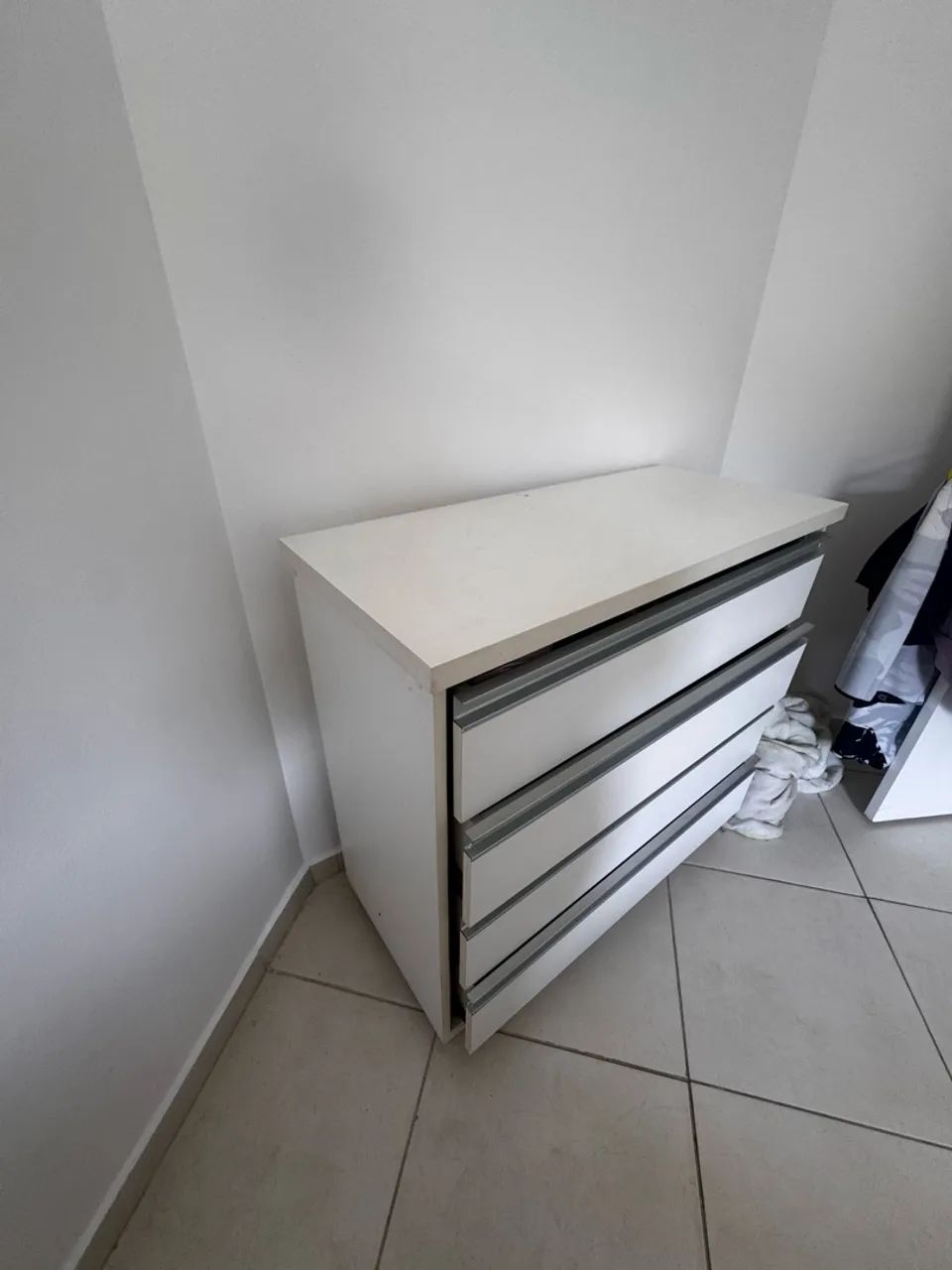 Cômoda de 4 gavetas  - Foto 2