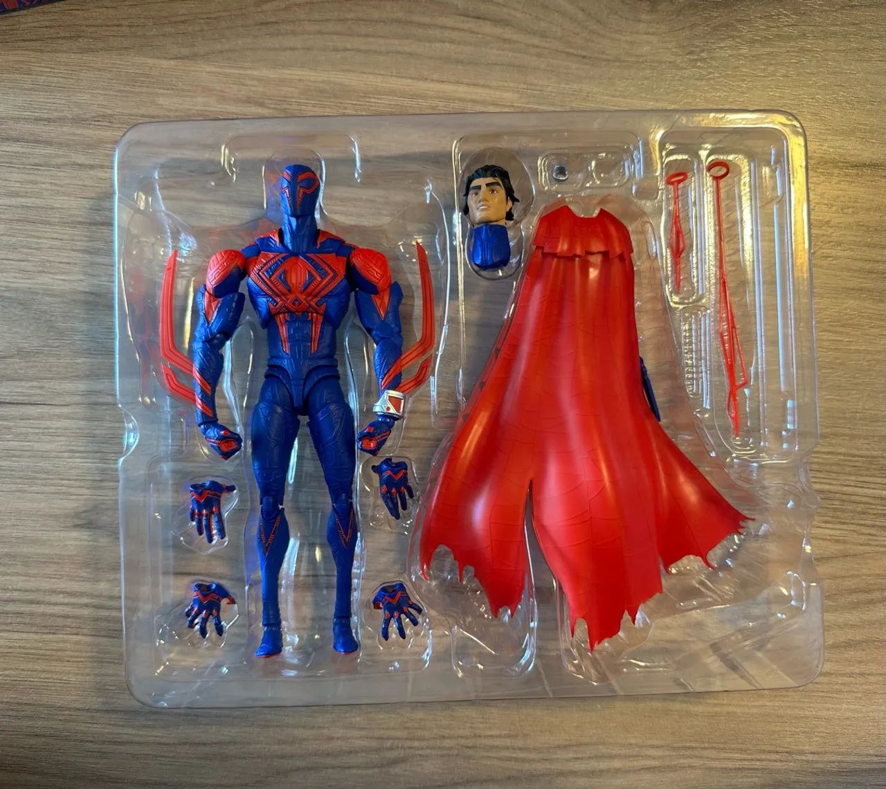 SH Figuarts Spider-Man 2099 (Spiderverse) - Foto 2