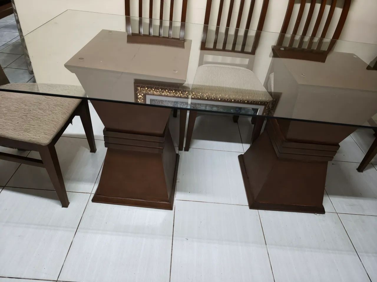 Mesa com tampo de vidro e 6 cadeiras - Foto 2
