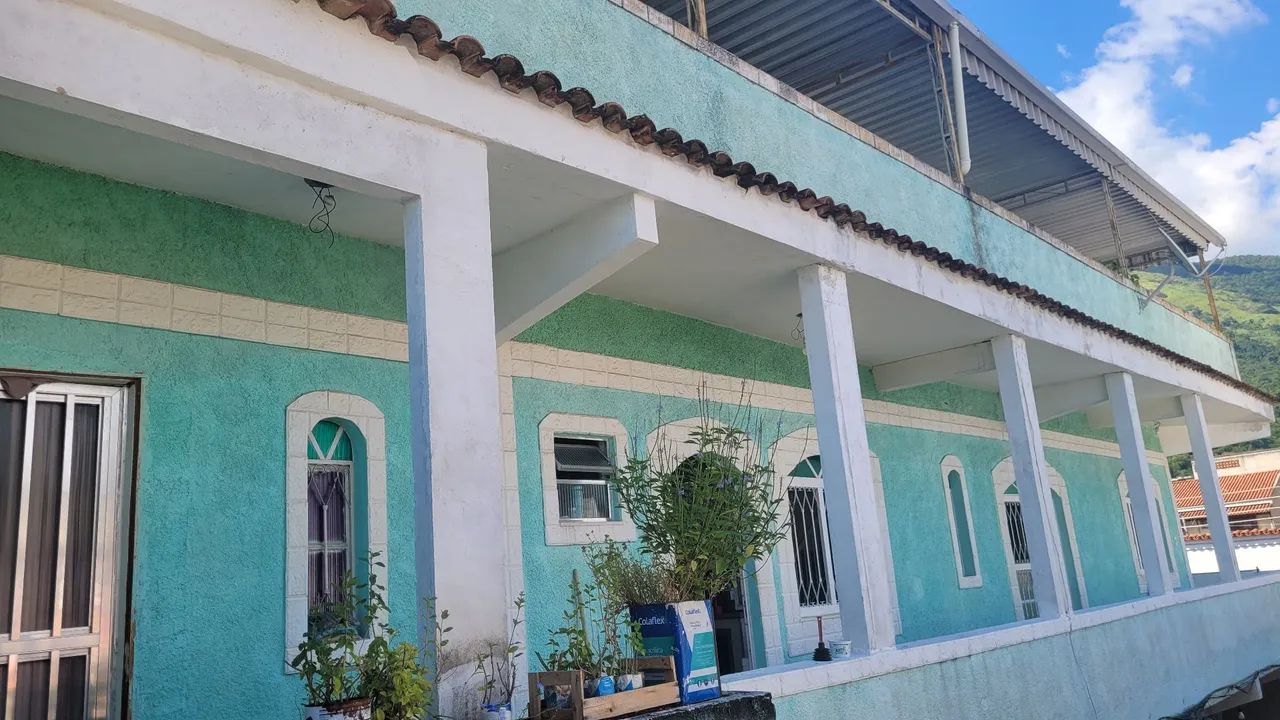 Casa de vila em realengo