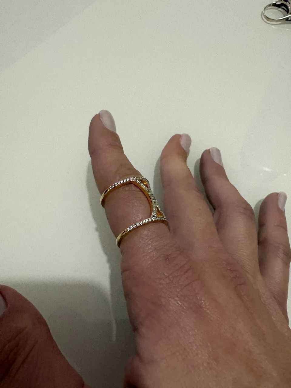 Anel Dourado Vazado com Zircônia  - Foto 3