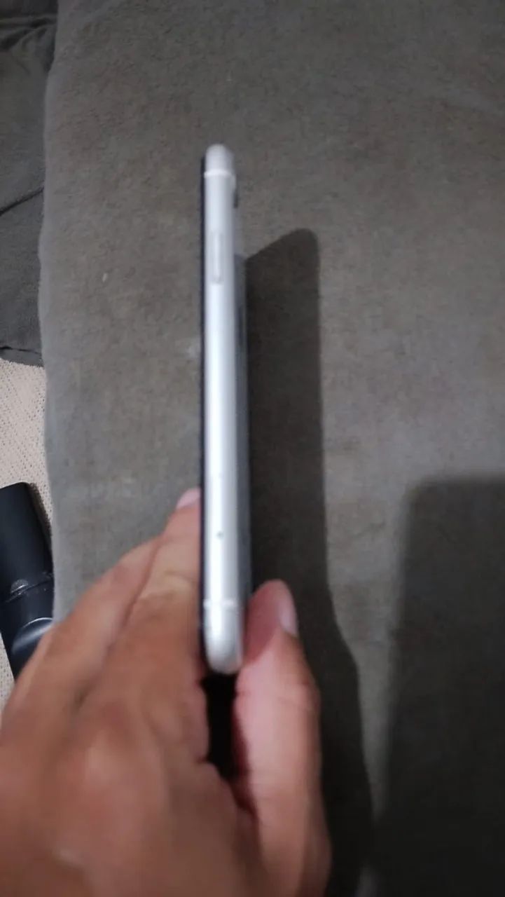 iPhone XR 64g para trocar - Foto 3