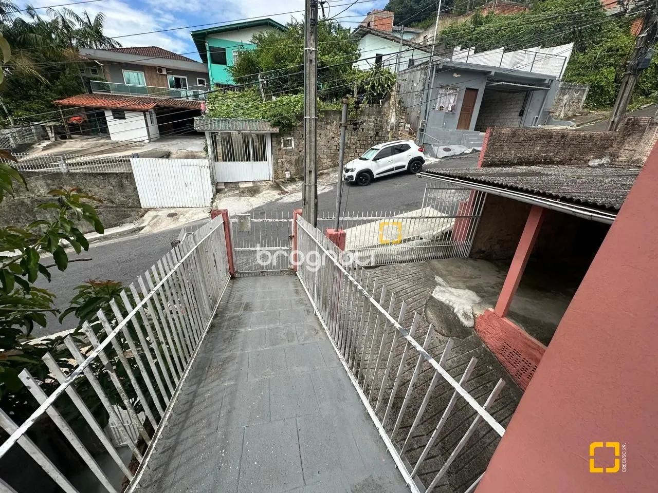 Casa com 02 pisos, 01 kitinet - Foto 4
