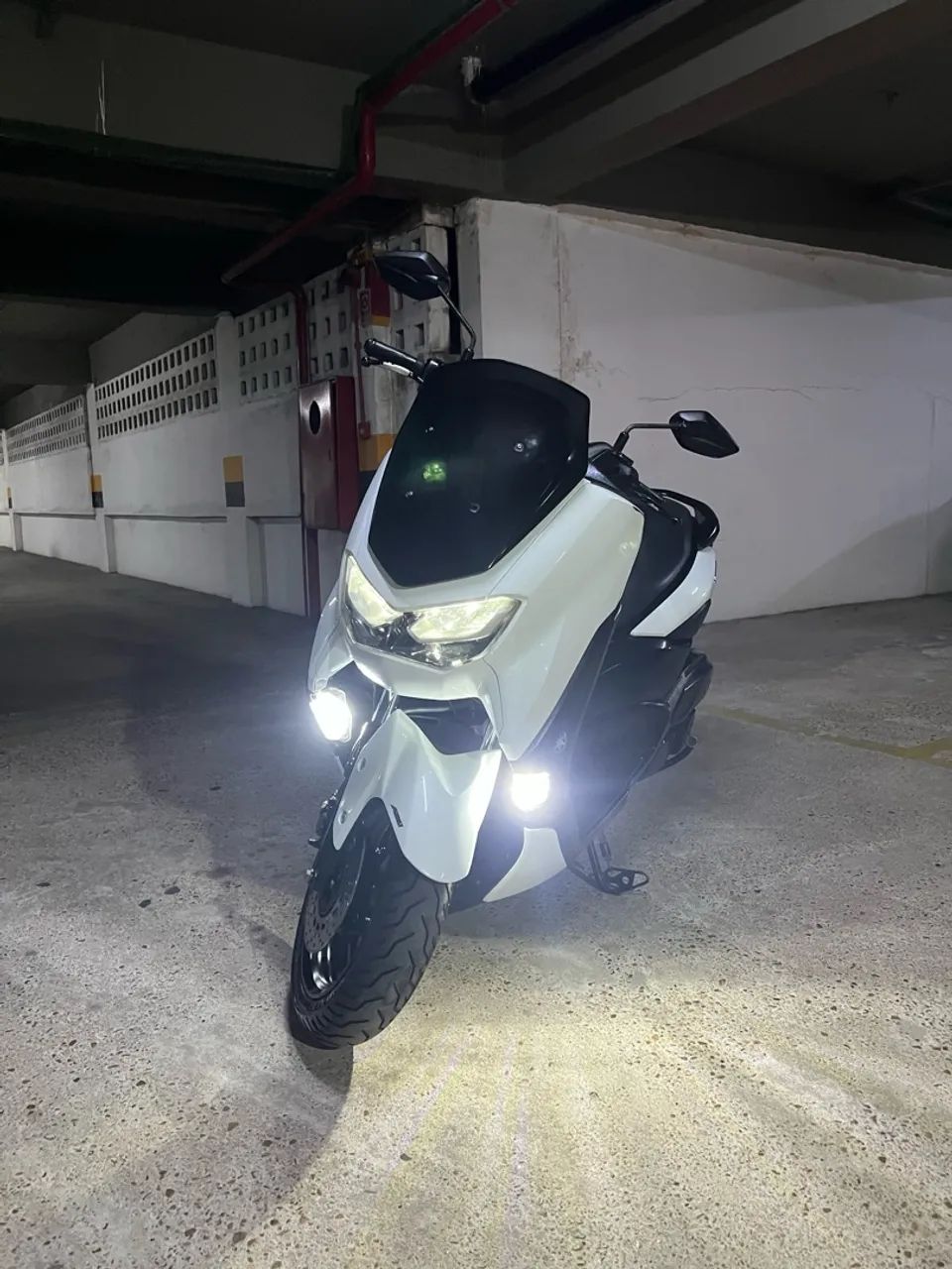 Nmax 160 abs, bem cuidada.