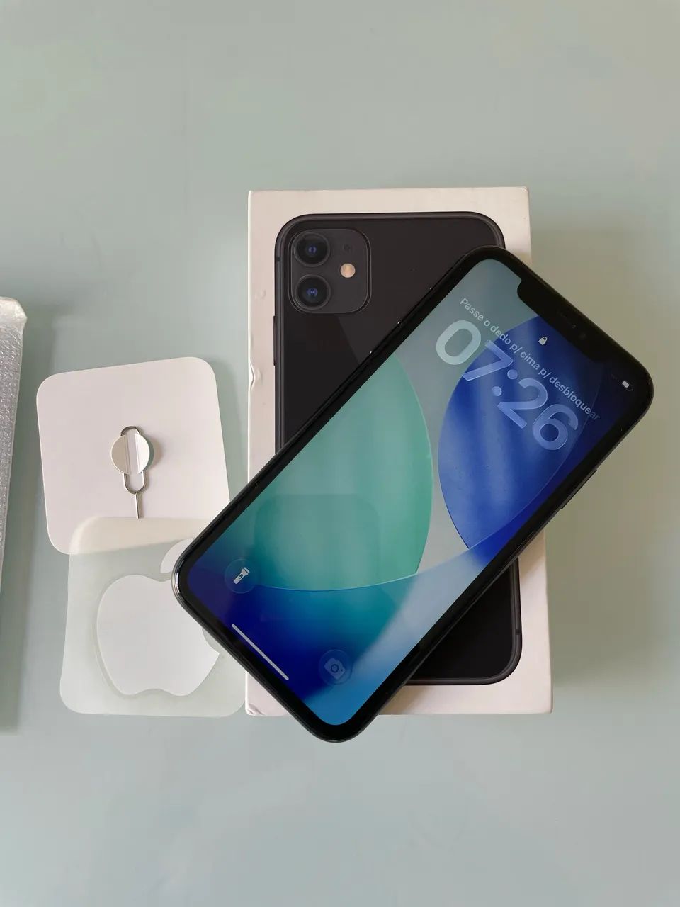Iphone 11 com caixa novo