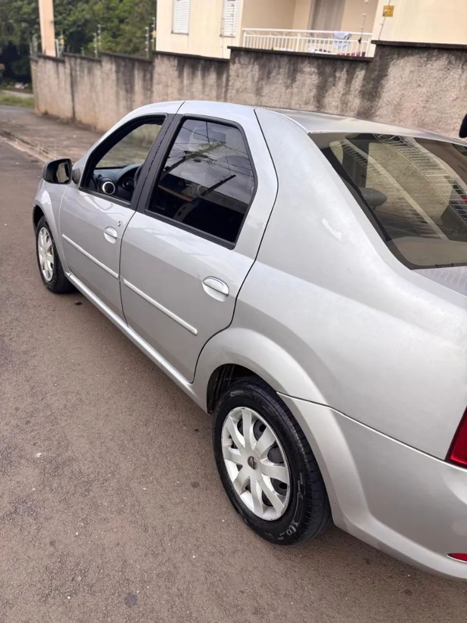 Renault Logan Expression Hi-flex 1.6 8V 4P 2011 - Foto 3