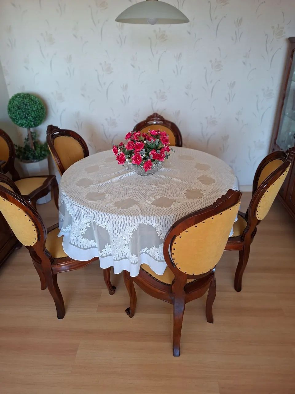 Mesa + 6 cadeiras