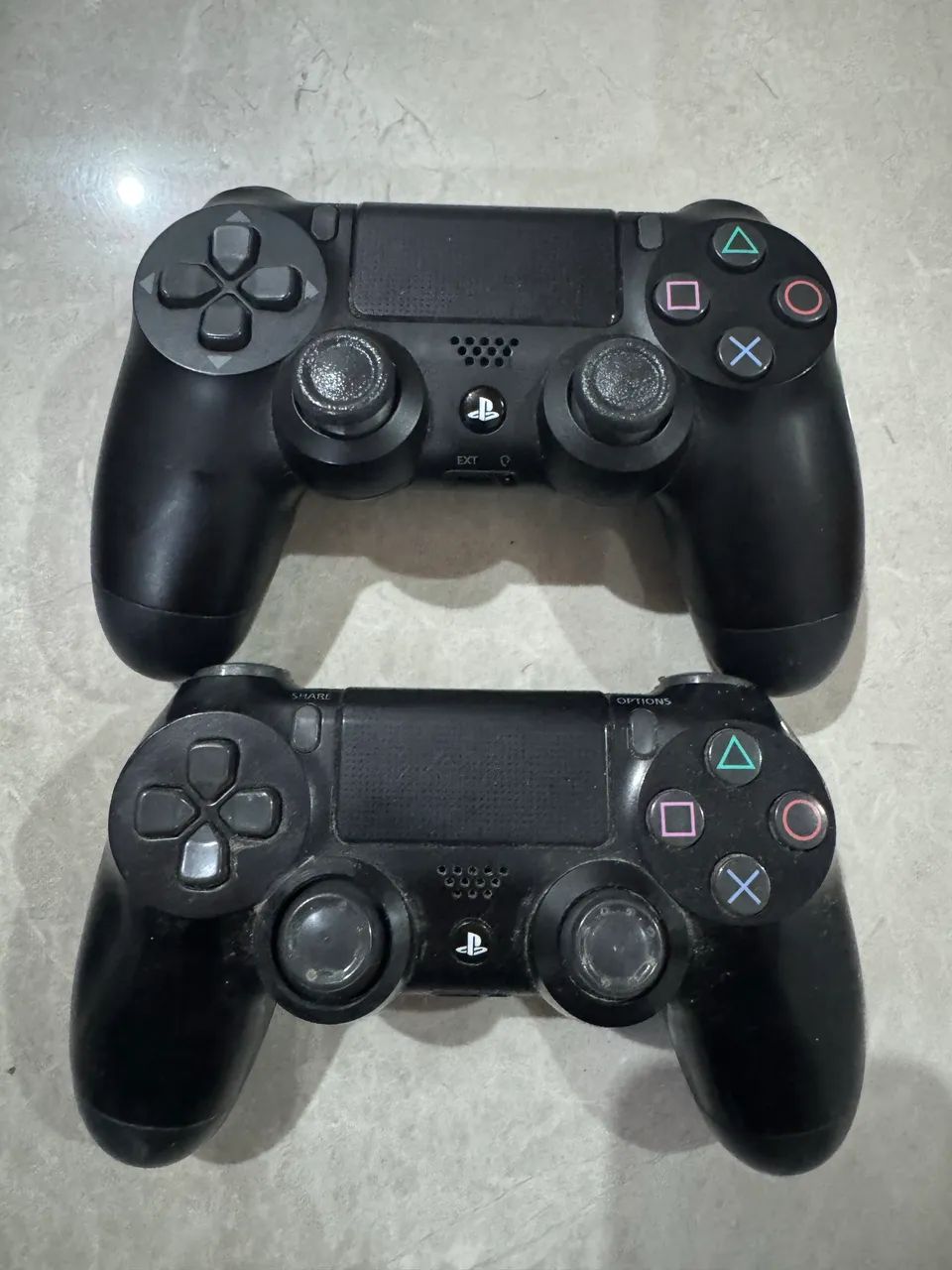 PS4 Pro 1TB 2 controles - Foto 4