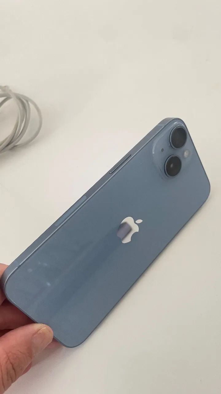 IPhone 14 128G com carregador original - Foto 3