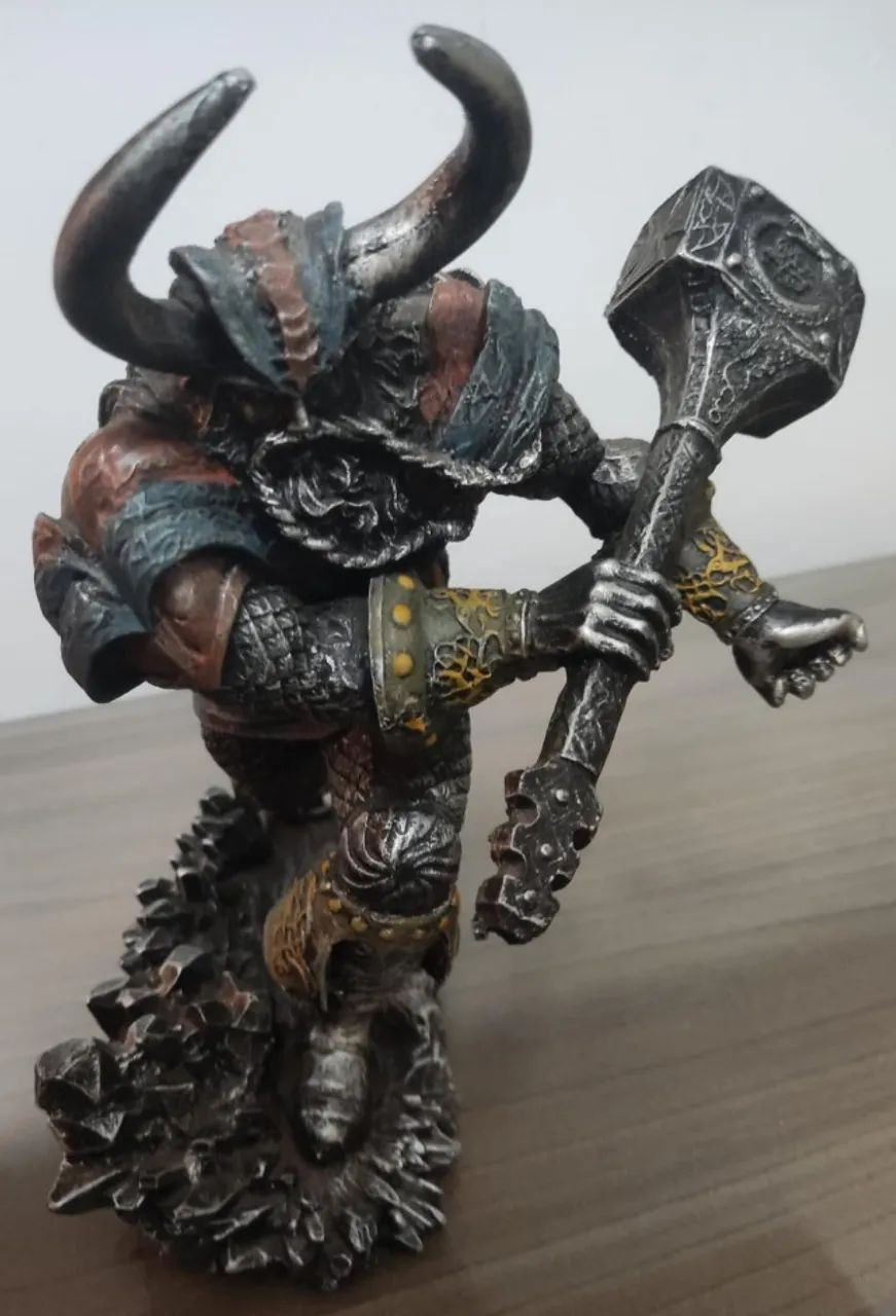 Estatua Asgard God Of Thunder Thor Wielding Mjolnir Hammer 