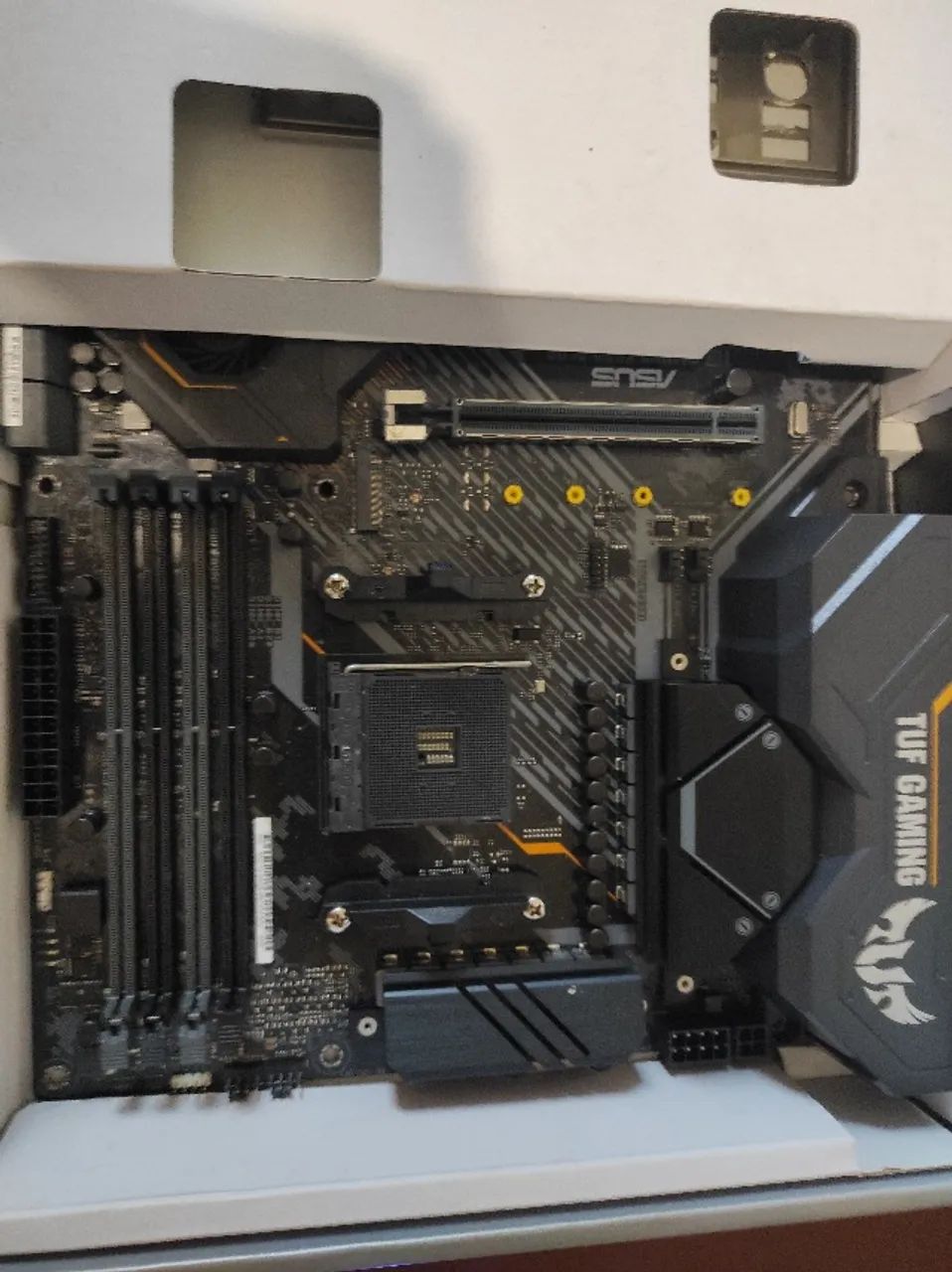 TUF GAMING X570-PLUS/BR ASUS - Foto 2