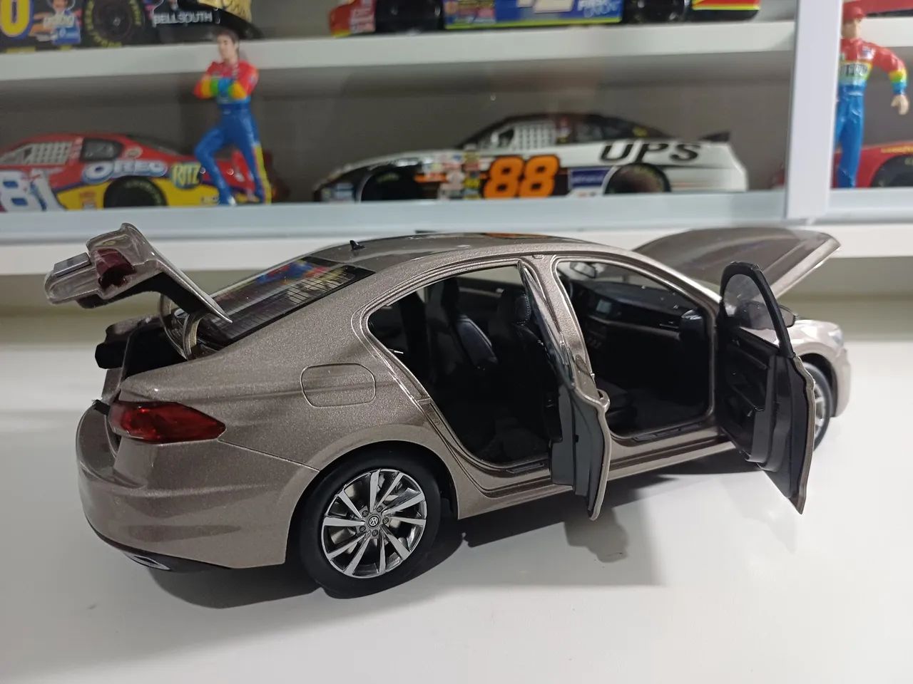 Volkswagen Bora ( Virtus Brasil) 1/18 - Foto 5