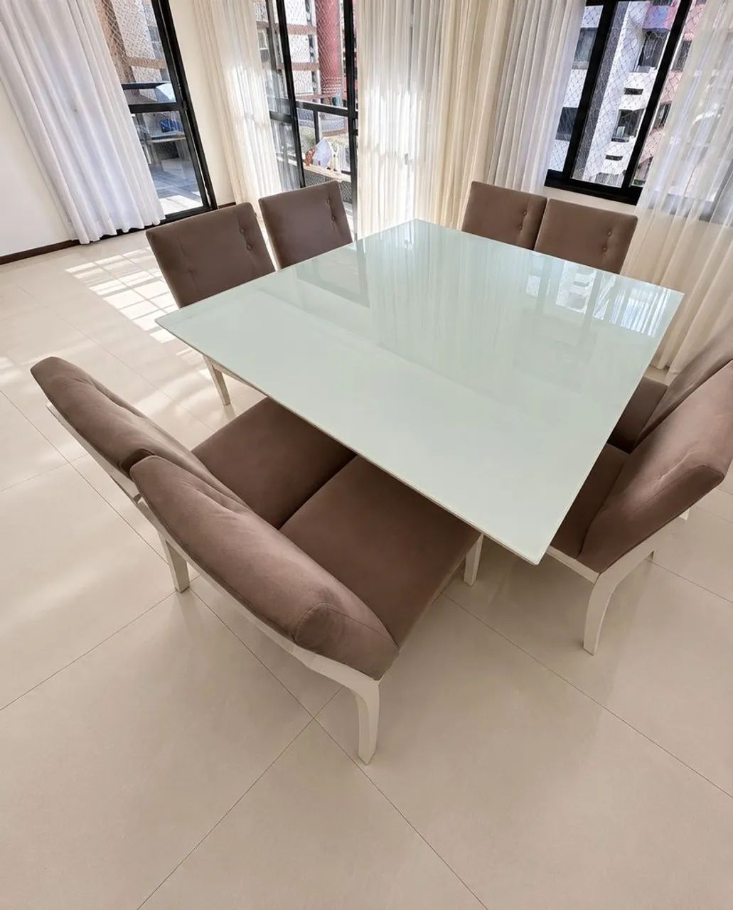 Mesa com 8 Cadeiras