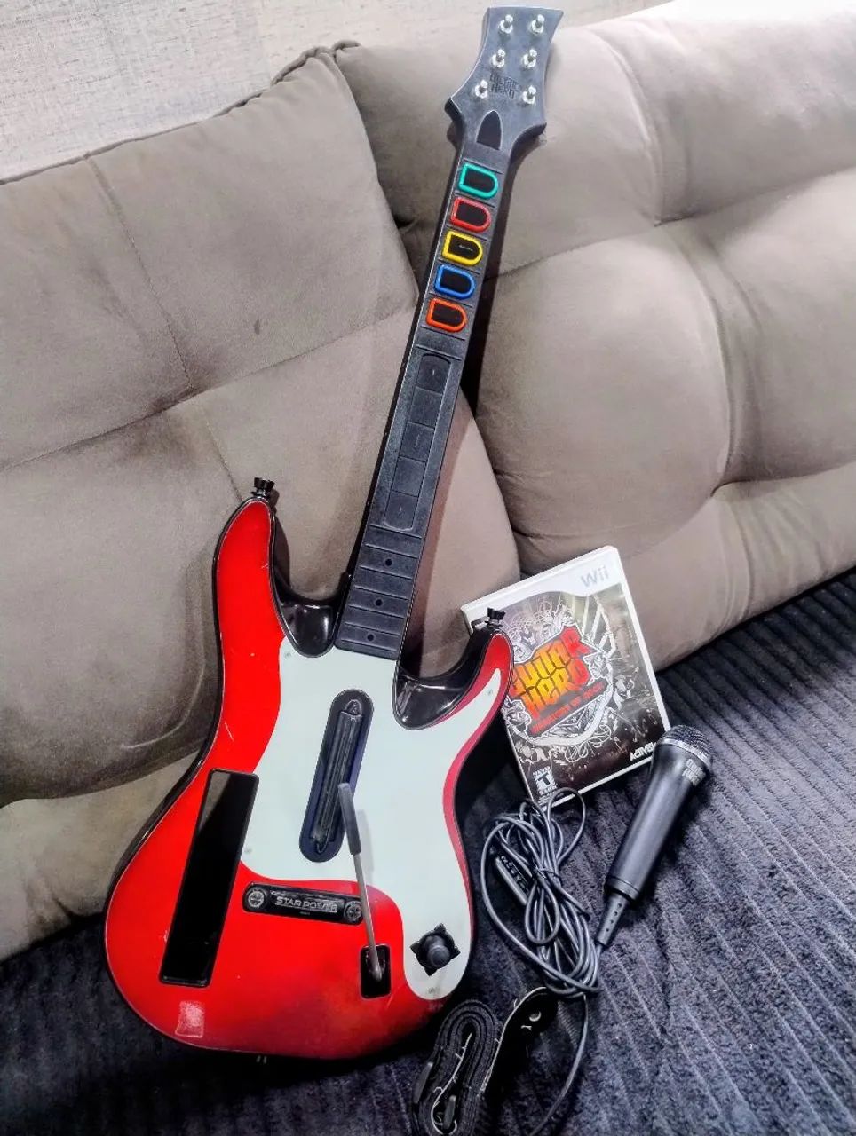 Guitarra e microfone original do guitar hero 5  do Nintendo Wii 