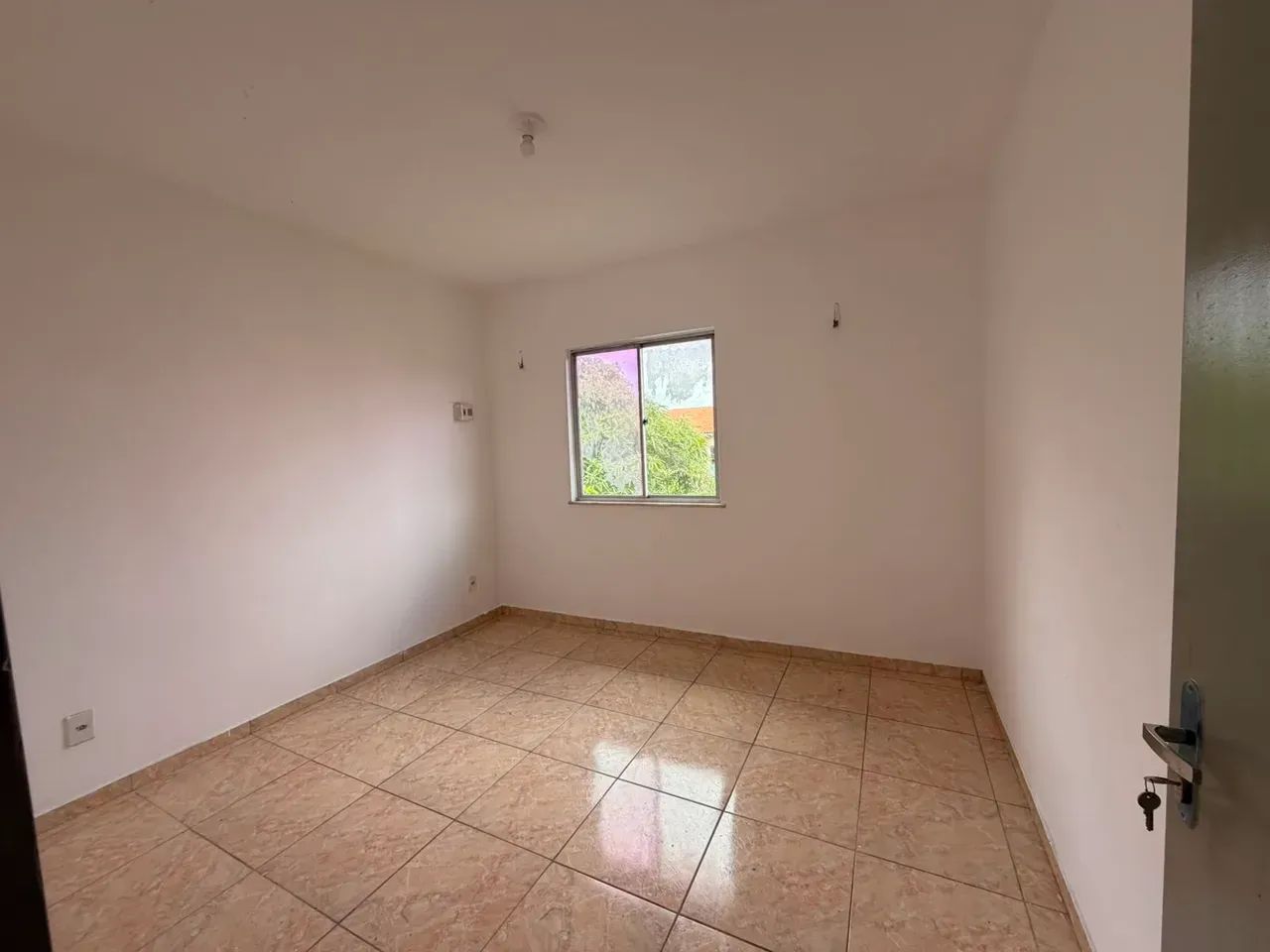 Alugo apartamento bequimão