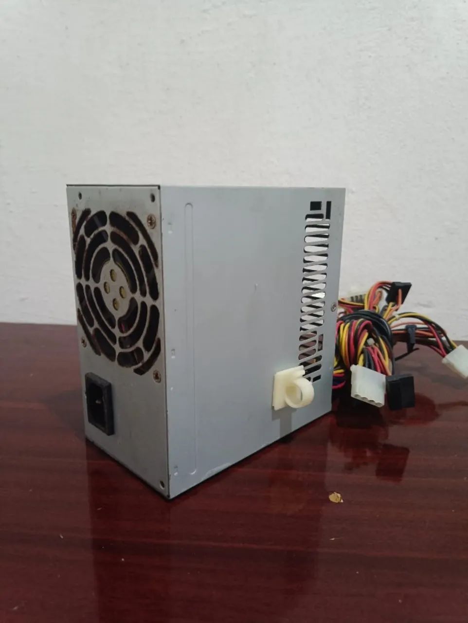 Fonte 300W 80 Plus ? Energia e confiança para seu PC  - Foto 2