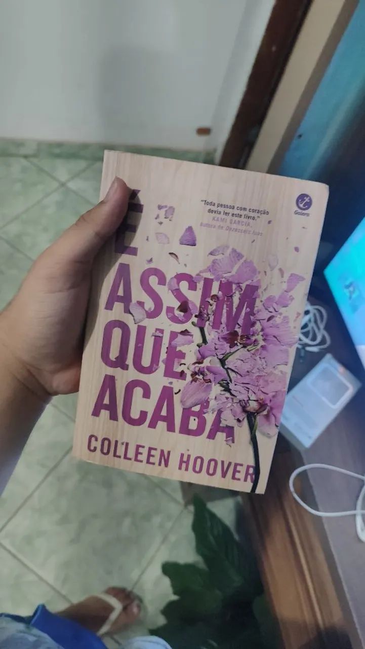 É assim que acaba Colleen Hoover