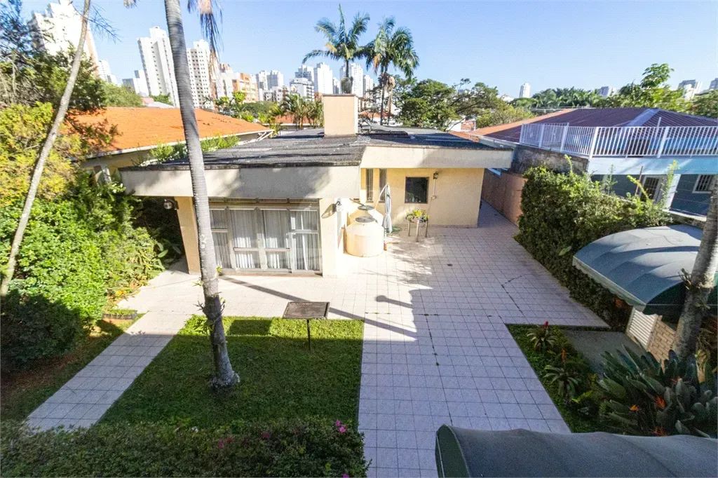 Casa térrea à venda no Alto da Lapa  Ampla, versátil e perfeita para famílias grandes ou p - Foto 11