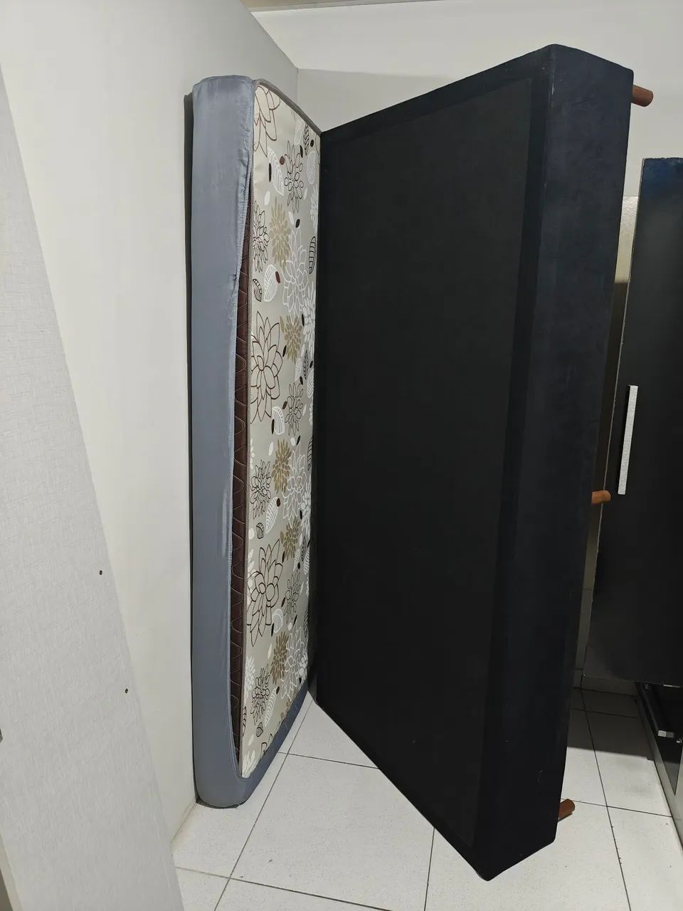 Base e colchão box solteiro 