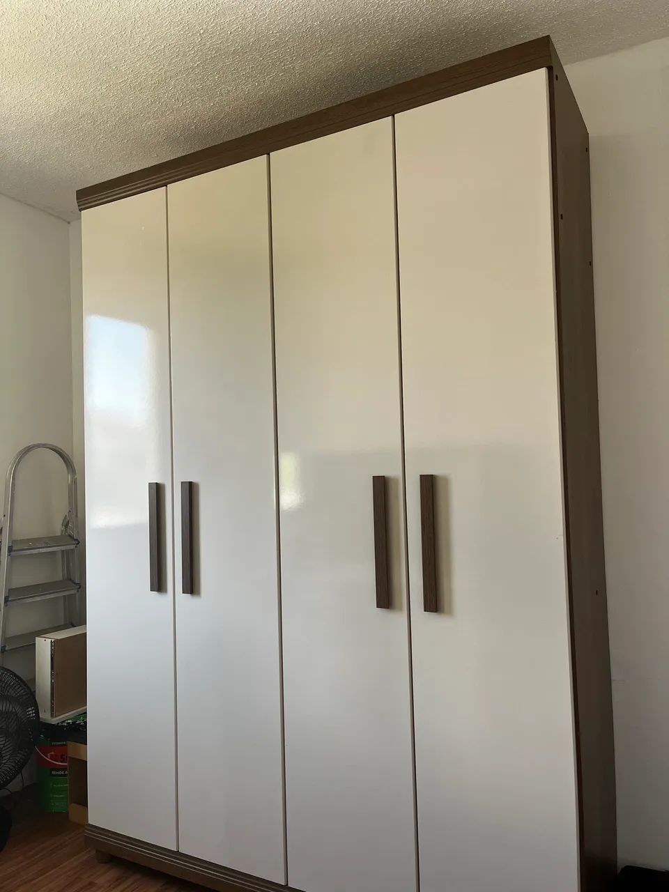 Guarda roupa 4 portas