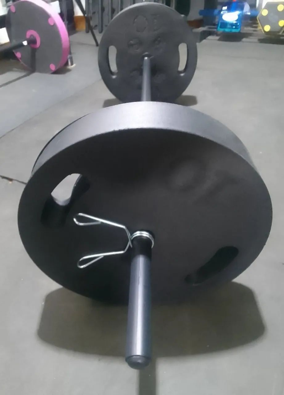 Barra Reta + 2 Anilhas de 10kg - Foto 4