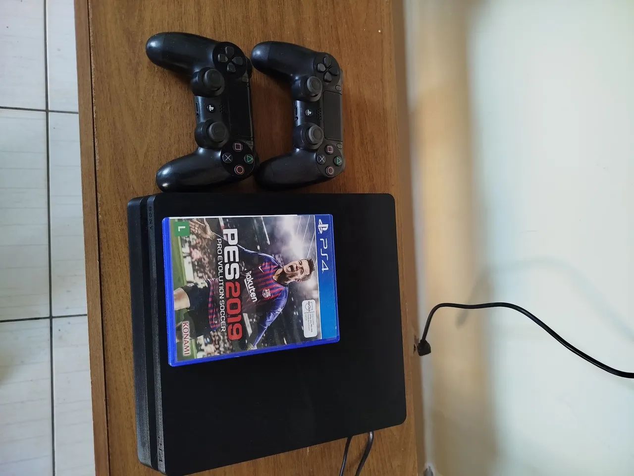 Ps4 slim com 2 controles - Foto 3