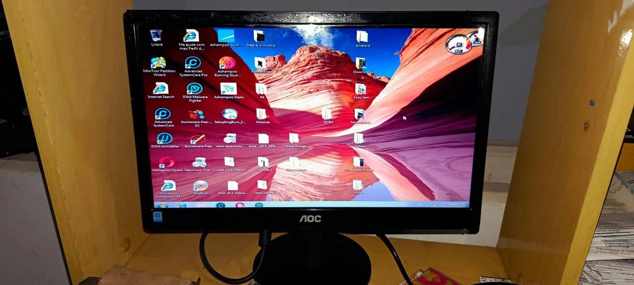 Monitor AOC.