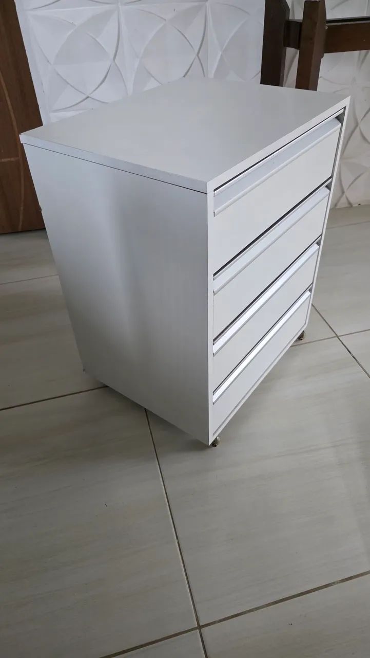 Escrivaninha de apoio semi-nova - Foto 2