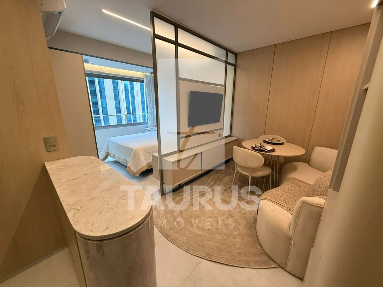 Studio mobiliado para alugar com 32m², em Moema, São Paulo-SP.