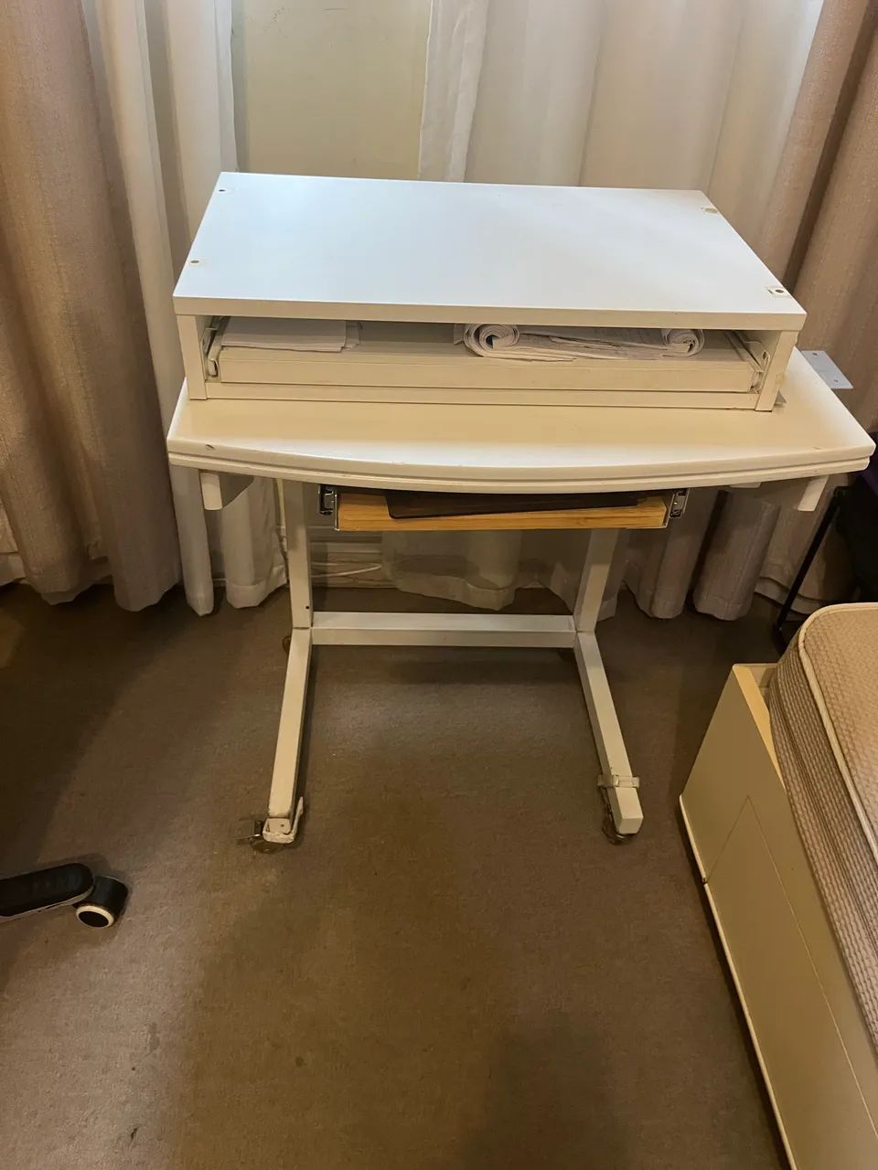Mesa portátil com rodinhas - Foto 5