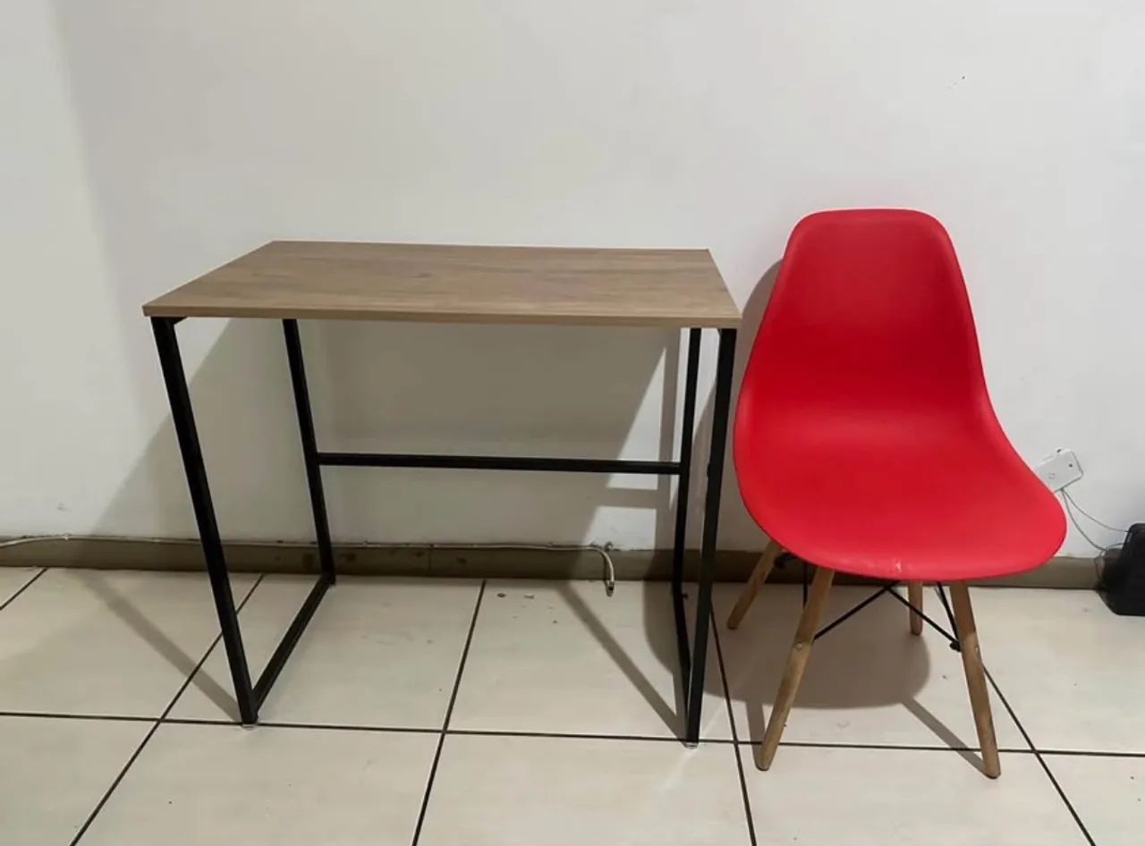 Mesa e cadeira de Estudos