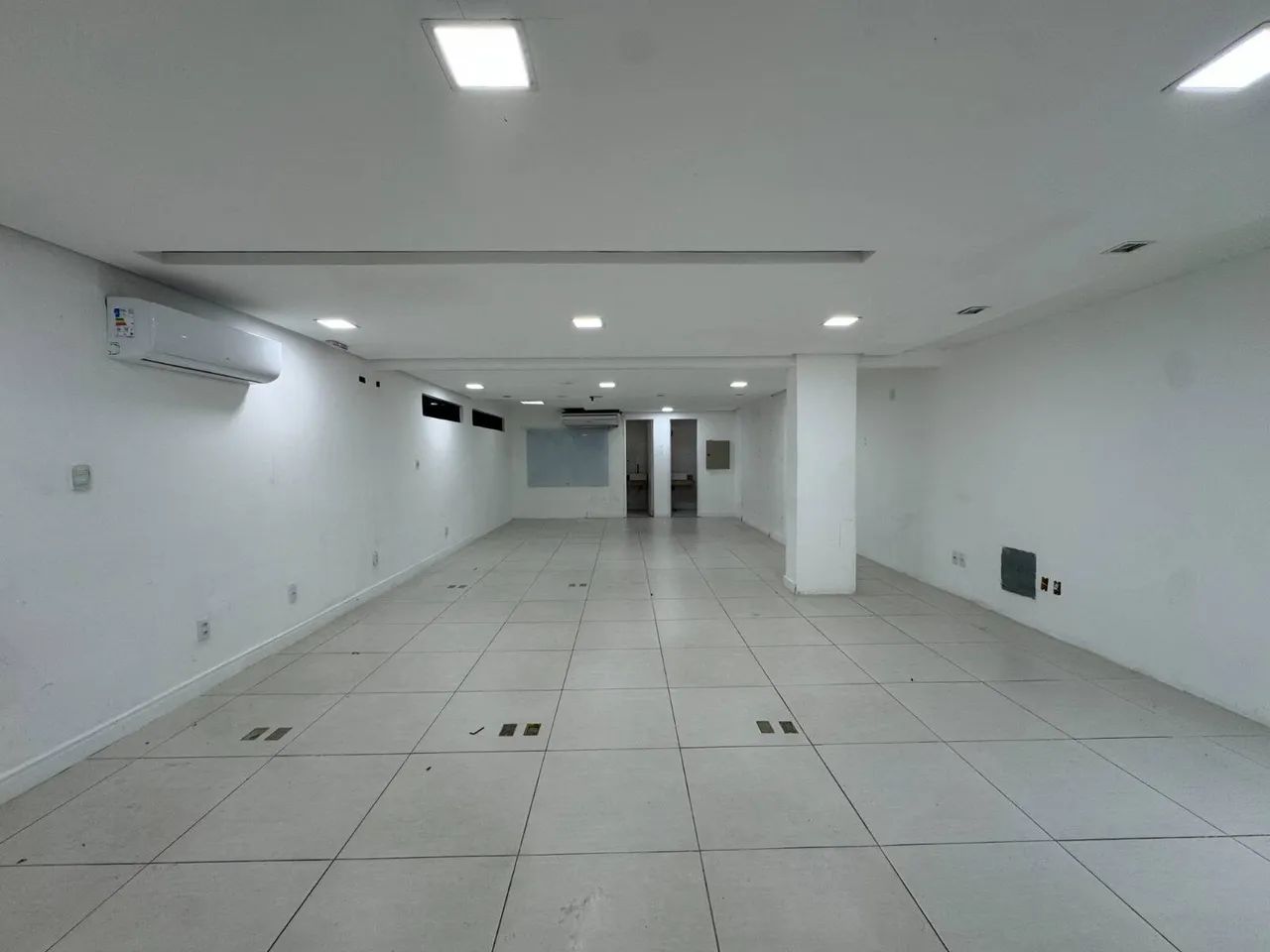 Ponto Comercial 256m²  Costa Azul | Pavimento Térreo - Foto 3