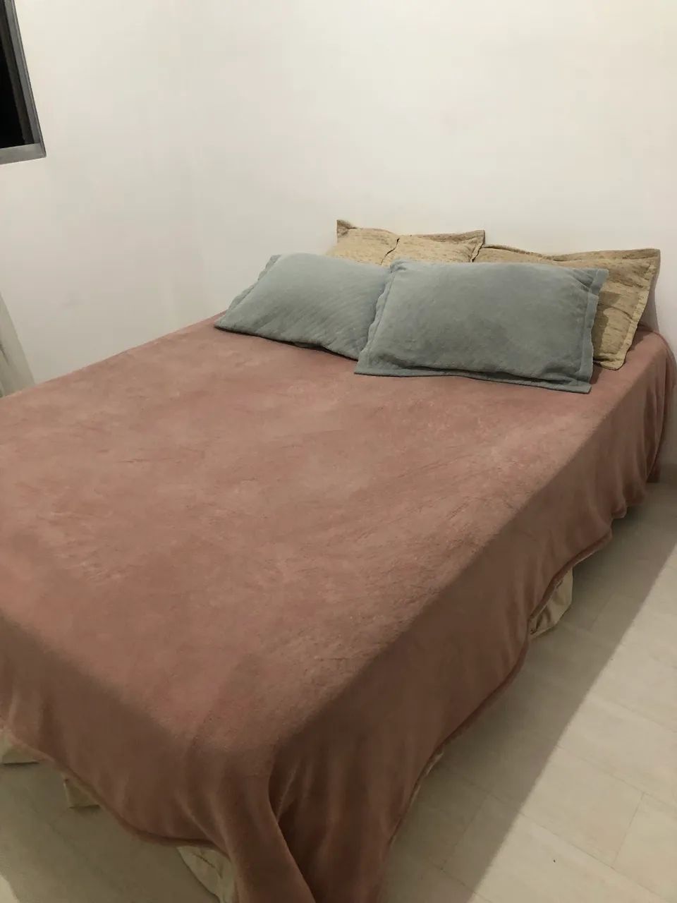 Vendo cama mais colchão usado