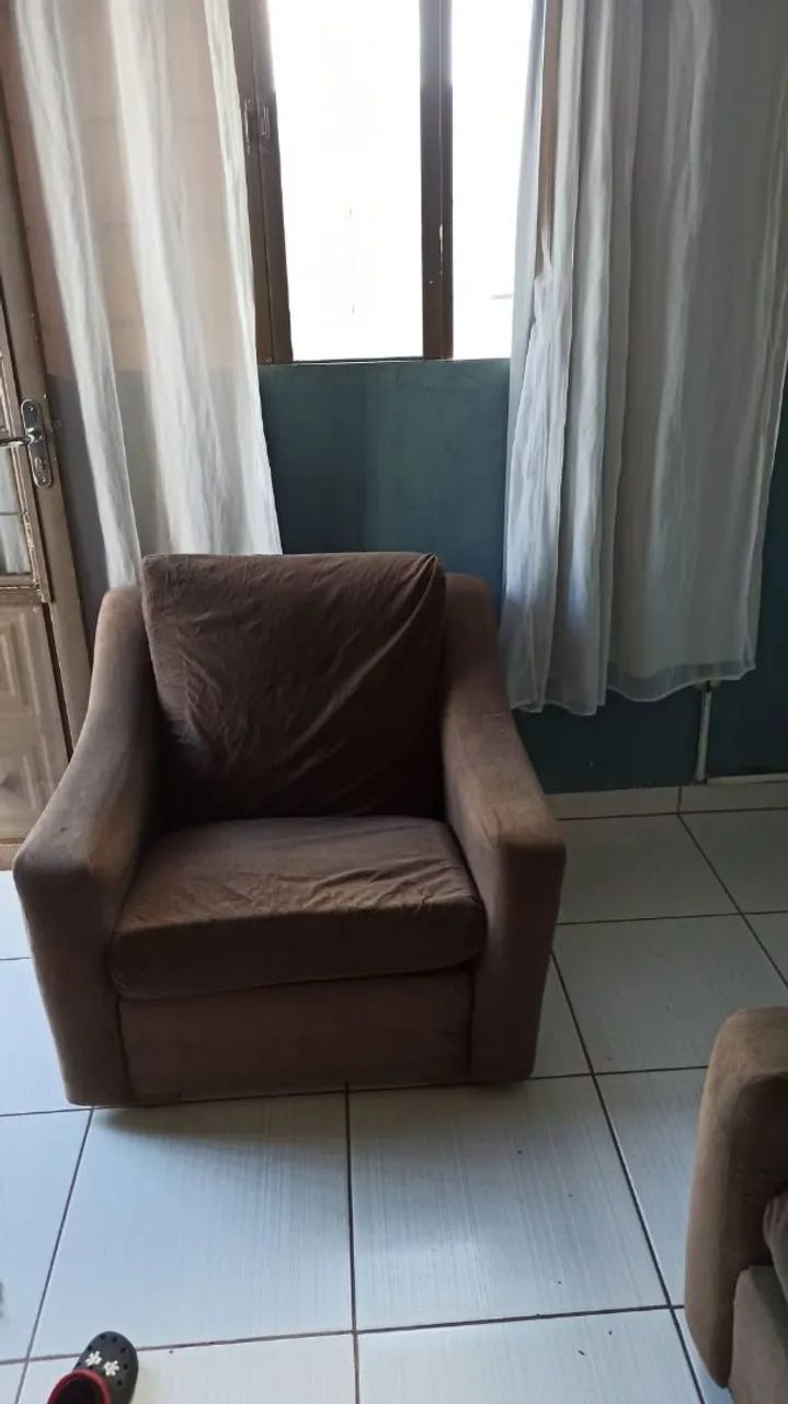Sofá  antigo estilo colonial 70/80 - Foto 2