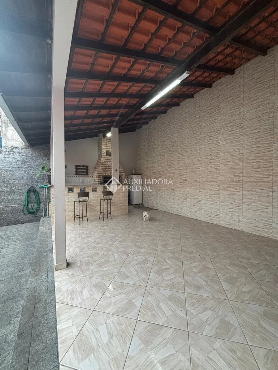 Casa com 4 quartos e area com churrasqueira no Centro de Sao Jose SC - Foto 3